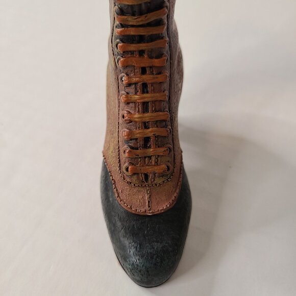 Two Vintage 1998 Victorian Ladies Resin Boots 4.5" Tall - Picture 8 of 10